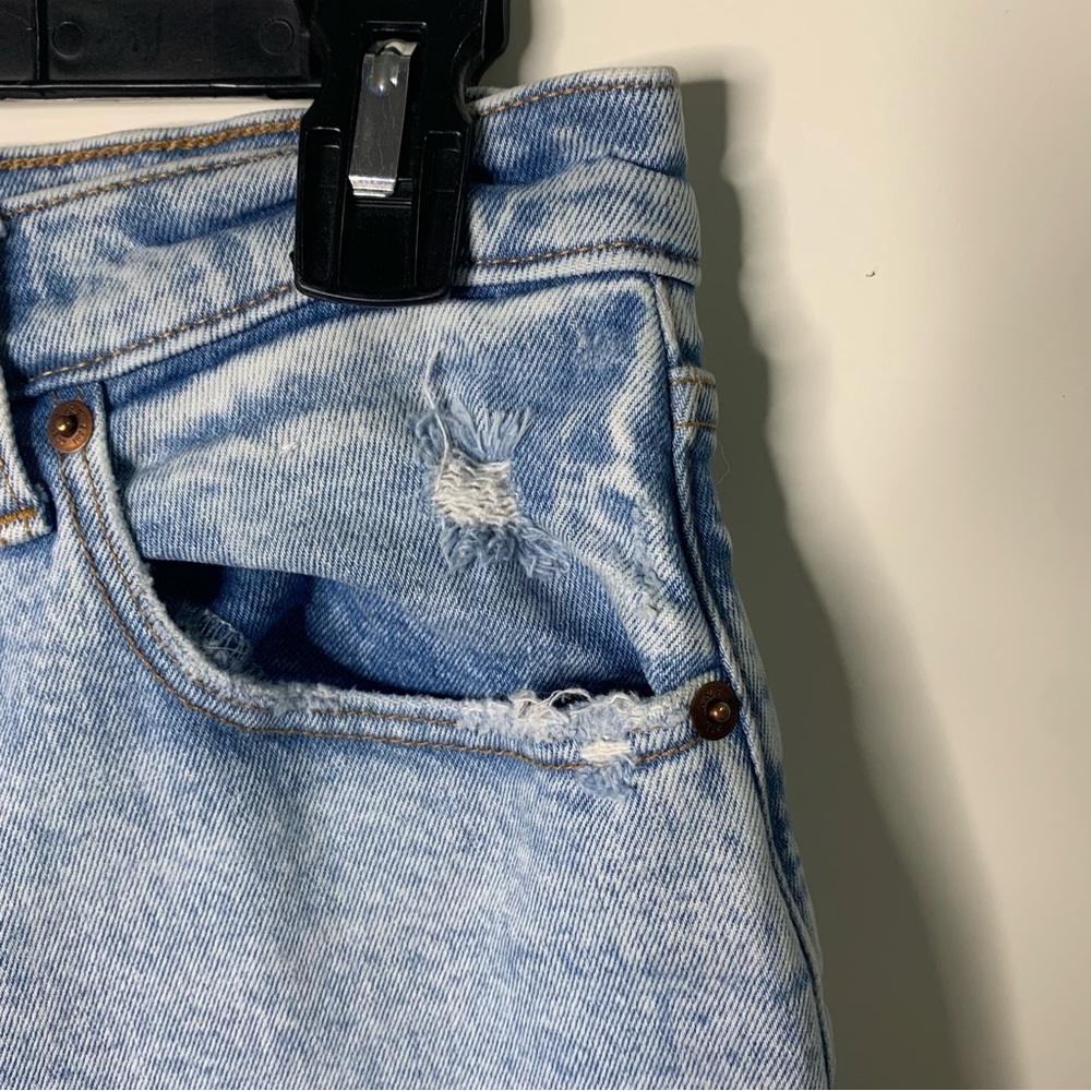 Abercrombie & Fitch The 90s Straight Ultra High Rise Distressed Jeans - Picture 8 of 12